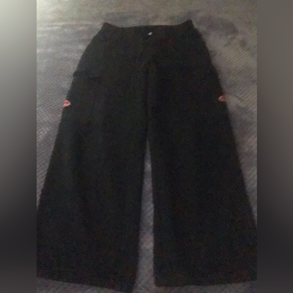 Black cargo jeans, red detailing on pockets that say wake jean size petite xs